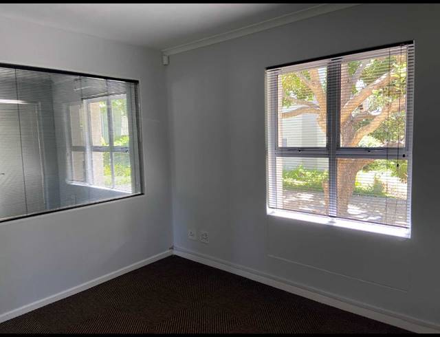 104M² OFFICE TO LET IN TOKAI